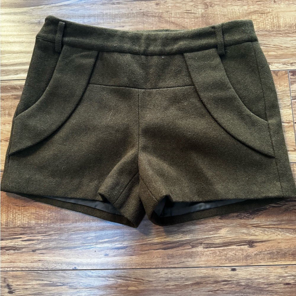 Olive green wool blend shorts with pockets